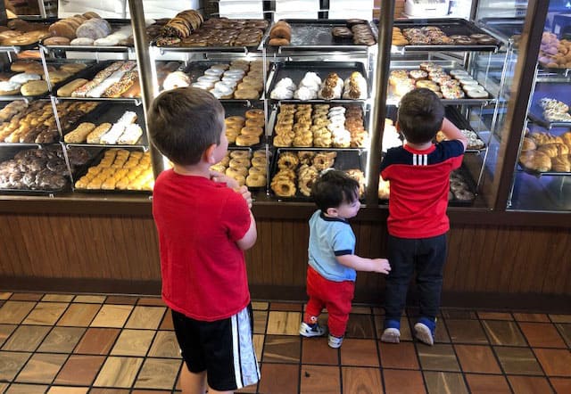 Puffy Cream Donuts In Minneapolis