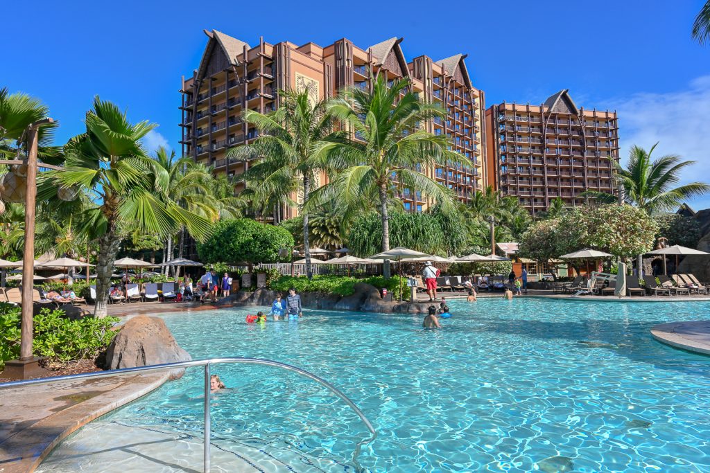 7 Best Hawaiian Luxury Resorts For Families