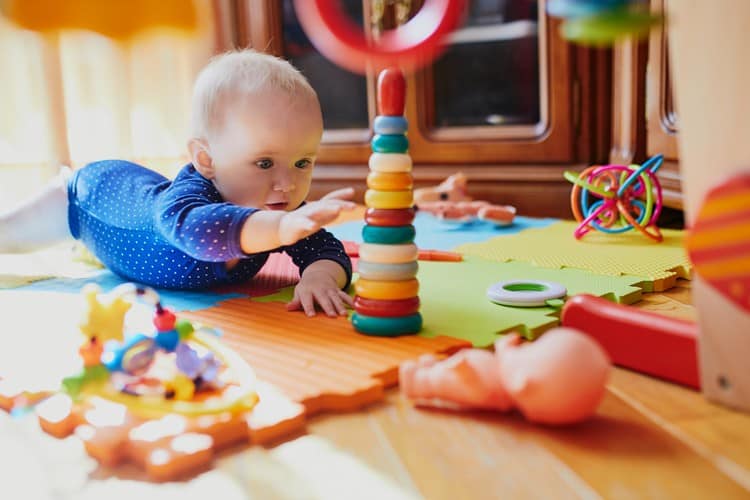 6 Montessori Trays for Toddlers that Love to Pinch