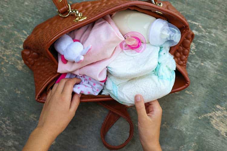 Selecting The Right Diaper Bag