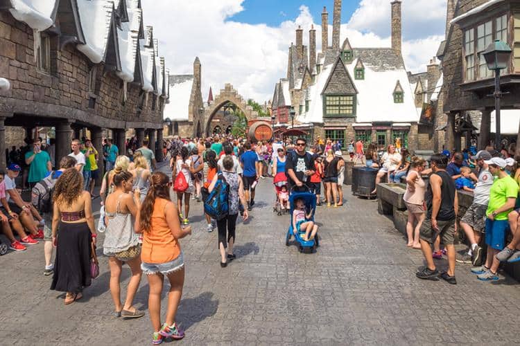 Hogsmeade: Experience The Enchantment