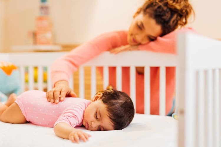 Assessing The Comfort Of The Newton Baby Crib Mattress